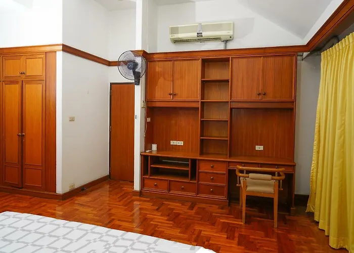Bangkok Hot Hostel *