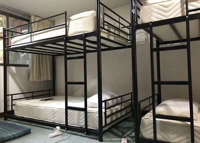 Bangkok Hot Hostel 旅馆