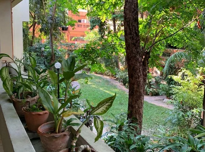 Bangkok Hot Hostel 旅馆